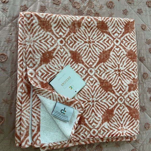 Deborah Connolly Designs Bath Towel - Picture 3 of 7